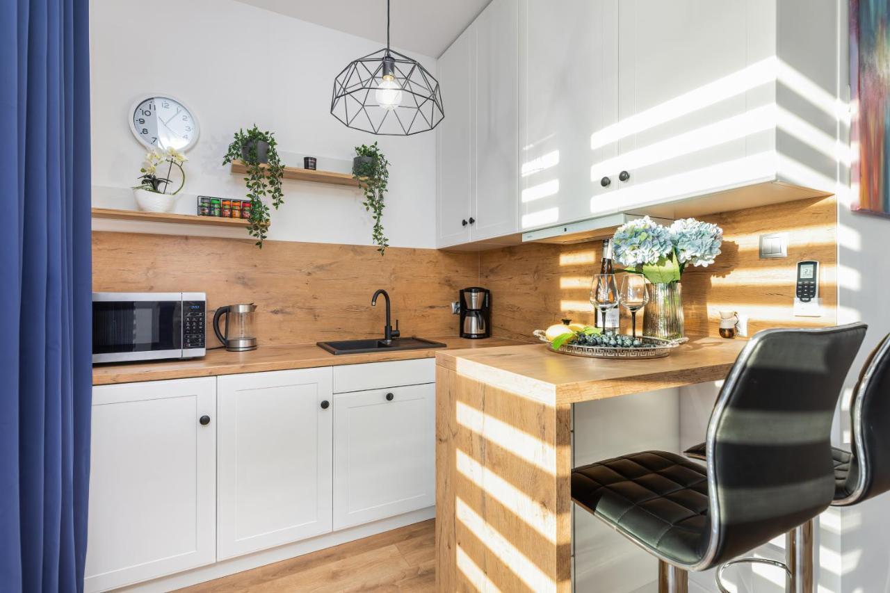Blue Wave By Renters Apartment